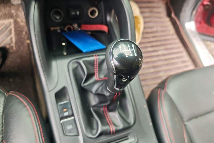 Used CHANGAN CS75 2014 2.0L Manual Luxury Version China IV Standard Gear Lever