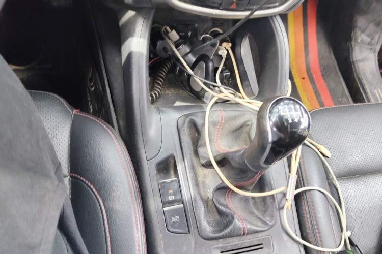 Used CHANGAN CS75 2014 2.0L Manual Luxury Version China IV Standard Gear Lever