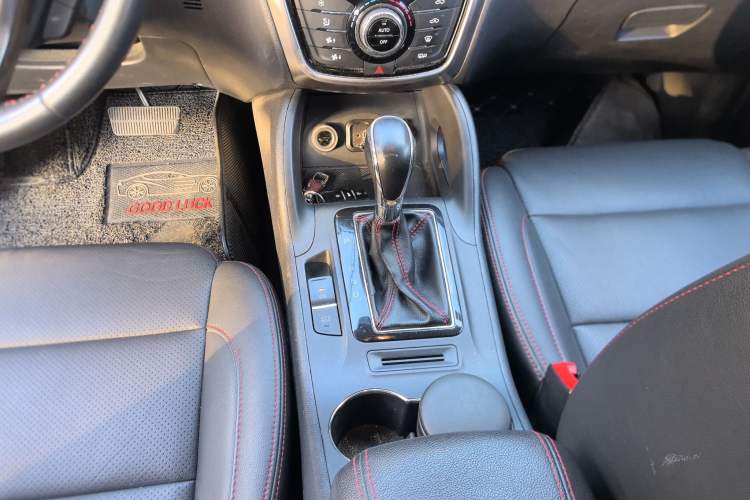 Used CHANGAN CS75 2014 1.8T Automatic Elite Model China IV Standard Gear Lever