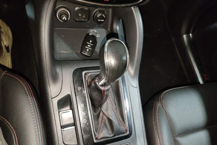 Used CHANGAN CS75 2014 1.8T Automatic Elite Model China IV Standard Gear Lever