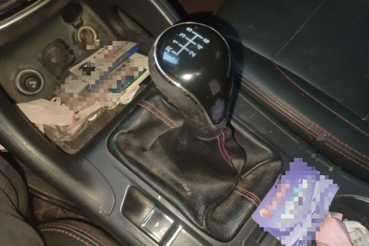 Used CHANGAN CS75 2014 2.0L Manual Luxury Version China IV Standard Gear Lever