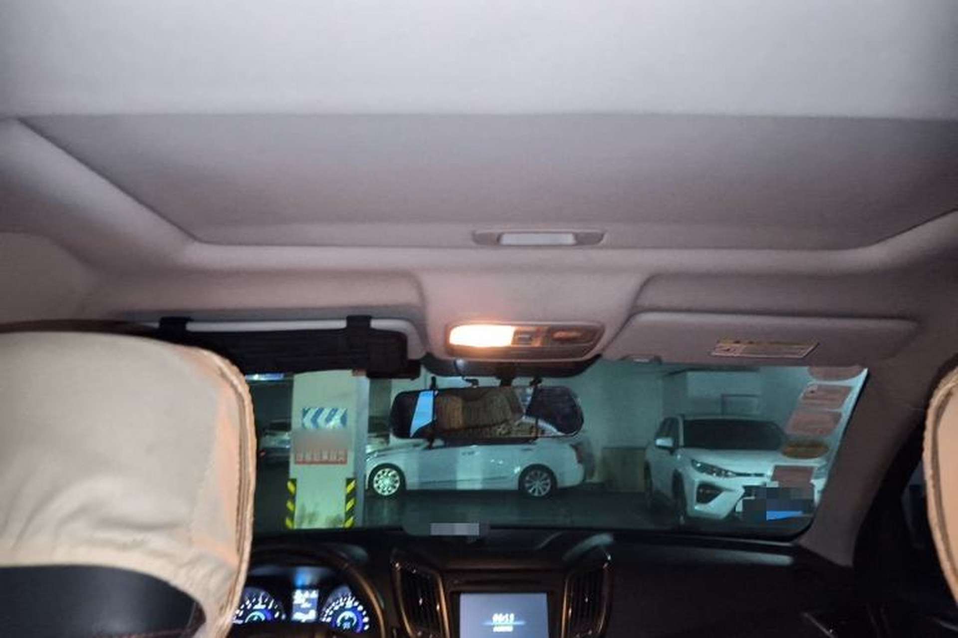 Used CHANGAN CS75 2014 2.0L Manual Luxury Version China IV Standard Headliner