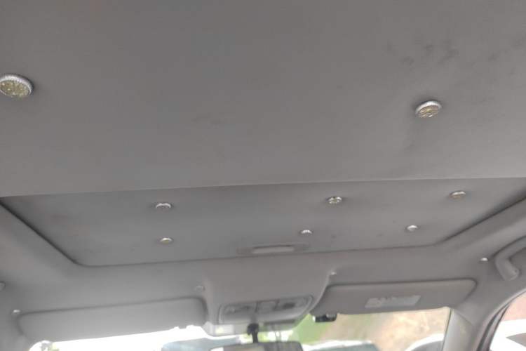 Used CHANGAN CS75 2014 2.0L Manual Luxury Version China IV Standard Headliner