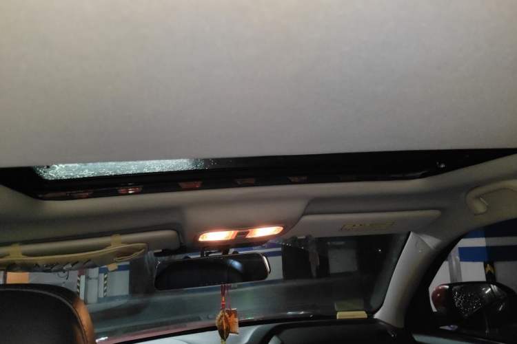 Used CHANGAN CS75 2014 2.0L Manual Luxury Version China IV Standard Headliner