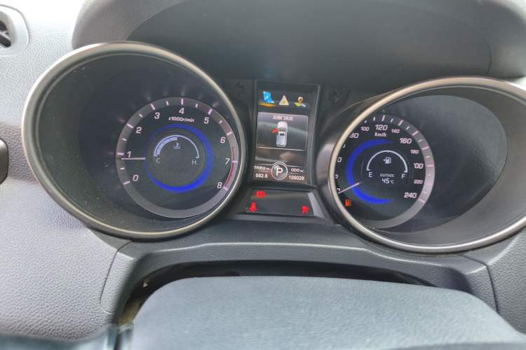 Used CHANGAN CS75 2014 1.8T Automatic Prestige Model China IV Standard Instrument Cluster