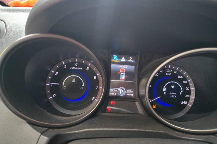 Used CHANGAN CS75 2014 1.8T Automatic Elite Version China V Standard Instrument Cluster