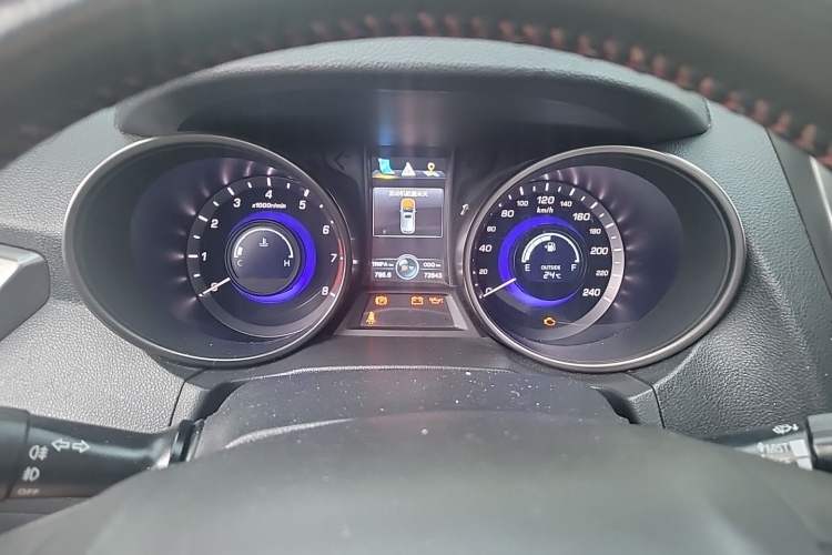 Used CHANGAN CS75 2014 2.0L Manual Luxury Version China IV Standard Instrument Cluster