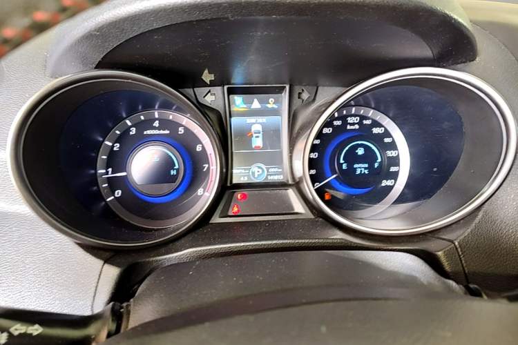 Used CHANGAN CS75 2014 1.8T Automatic Elite Model China IV Standard Instrument Cluster