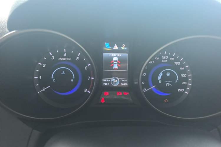 Used CHANGAN CS75 2014 1.8T Automatic Elite Model China IV Standard Instrument Cluster