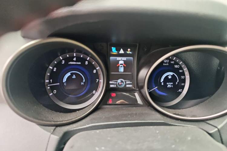 Used CHANGAN CS75 2014 2.0L Manual Luxury Version China IV Standard Instrument Cluster