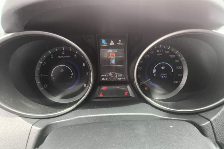 Used CHANGAN CS75 2014 2.0L Manual Luxury Version China IV Standard Instrument Cluster