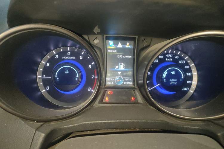 Used CHANGAN CS75 2014 2.0L Manual Luxury Version China IV Standard Instrument Cluster