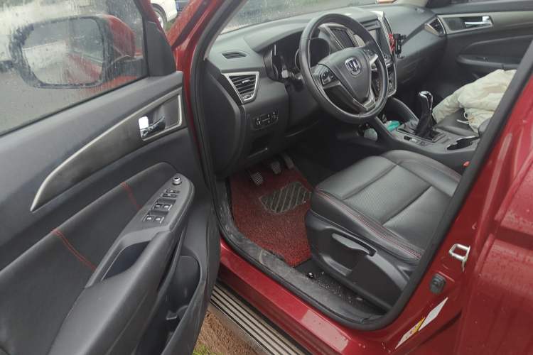 Used CHANGAN CS75 2014 2.0L Manual Luxury Version China V Standard Interior 1
