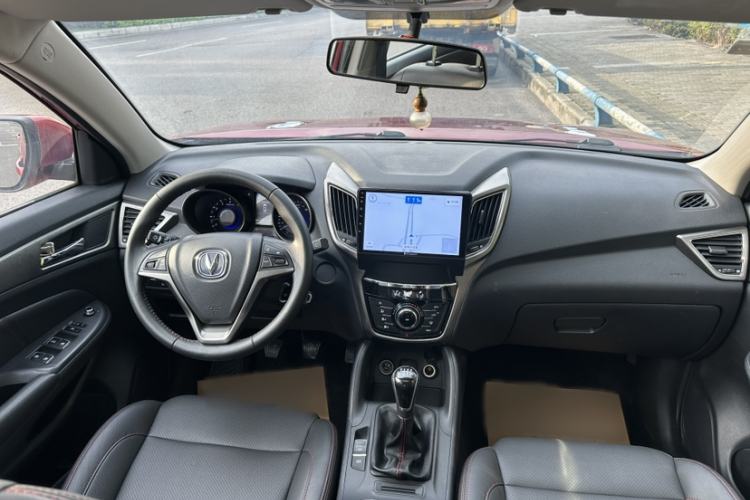 Used CHANGAN CS75 2014 2.0L Manual Luxury Version China IV Standard Interior 2