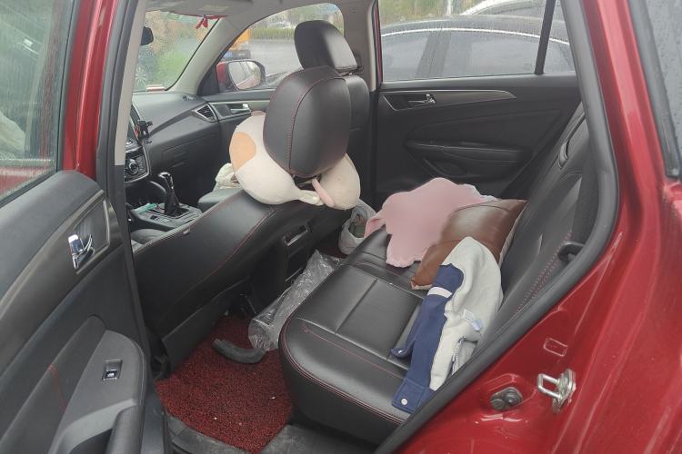 Used CHANGAN CS75 2014 2.0L Manual Luxury Version China V Standard Interior 2