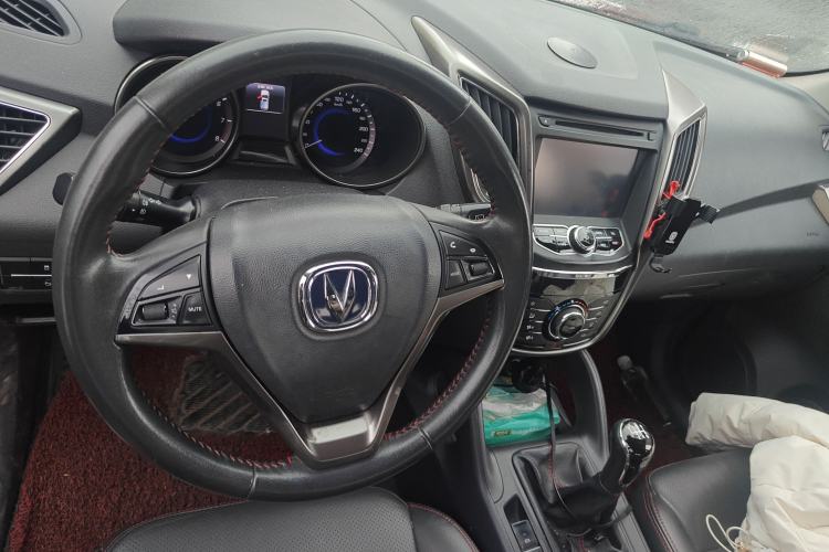 Used CHANGAN CS75 2014 2.0L Manual Luxury Version China V Standard Interior 3