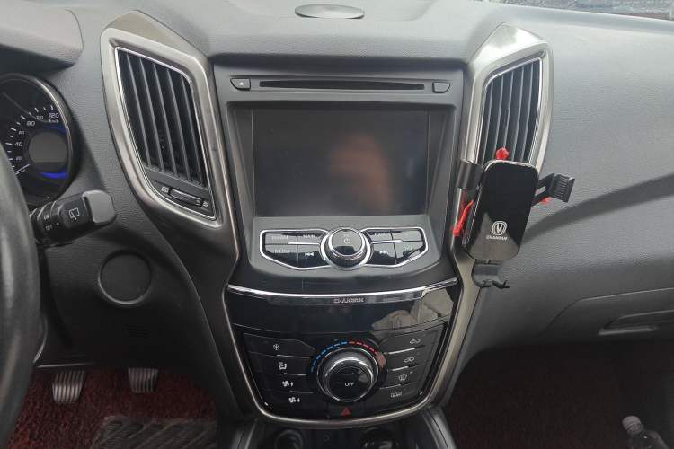 Used CHANGAN CS75 2014 2.0L Manual Luxury Version China V Standard Interior 7