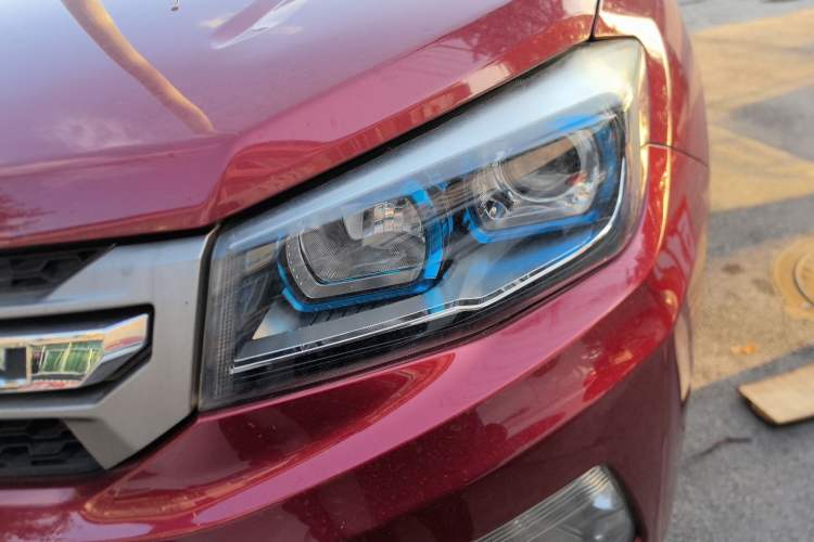 Used CHANGAN CS75 2014 1.8T Automatic Elite Model China IV Standard Left Front Headlight
