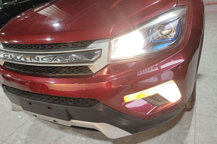 Used CHANGAN CS75 2014 1.8T Automatic Elite Model China IV Standard Left Front Headlight