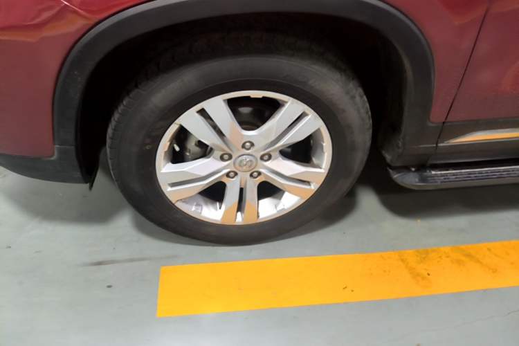 Used CHANGAN CS75 2014 1.8T Automatic Elite Model China IV Standard Left Front Wheel Hub