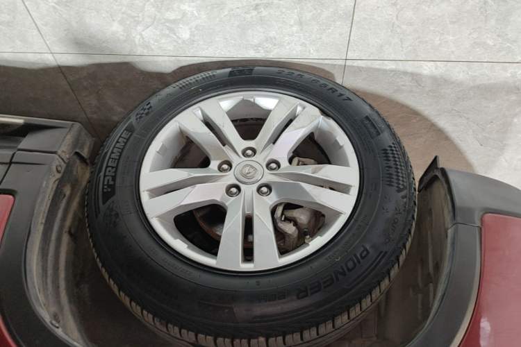 Used CHANGAN CS75 2014 1.8T Automatic Elite Model China IV Standard Left Front Wheel Hub