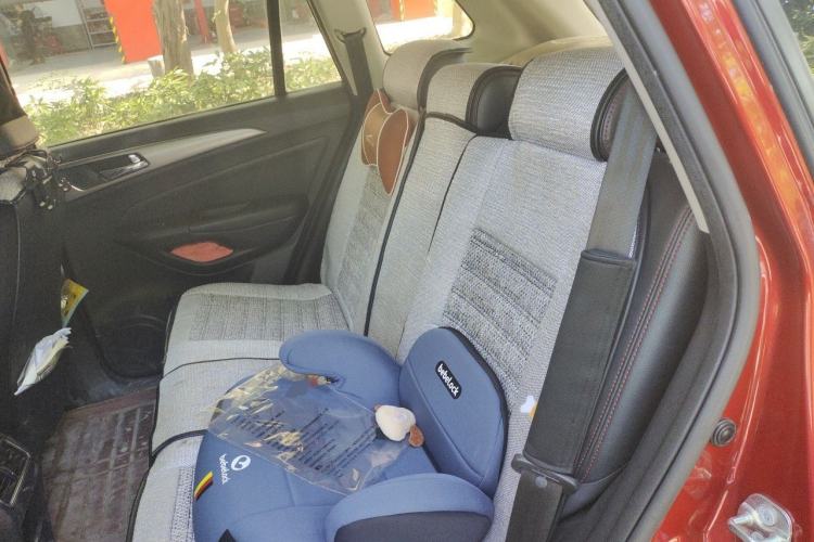 Used CHANGAN CS75 2014 1.8T Automatic Elite Model China IV Standard Left Rear Seat