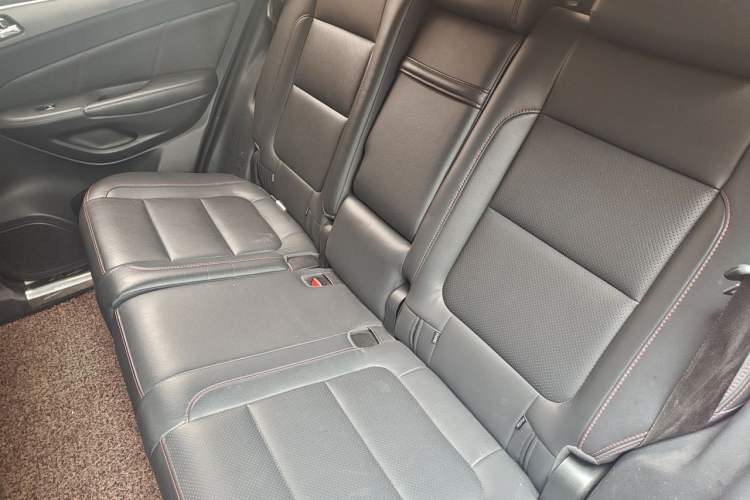 Used CHANGAN CS75 2014 1.8T Automatic Elite Model China IV Standard Left Rear Seat