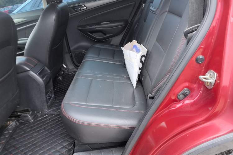 Used CHANGAN CS75 2014 2.0L Manual Leading Version China IV Standard Left Rear Seat