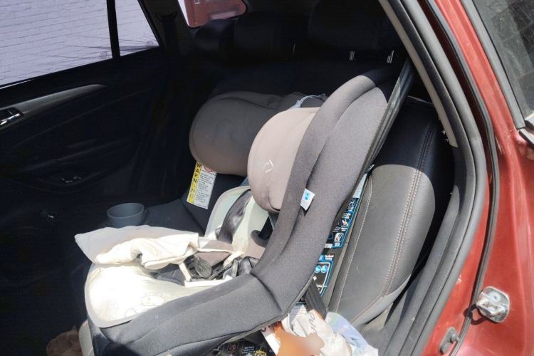 Used CHANGAN CS75 2014 1.8T Automatic Prestige Model China V Standard Left Rear Seat