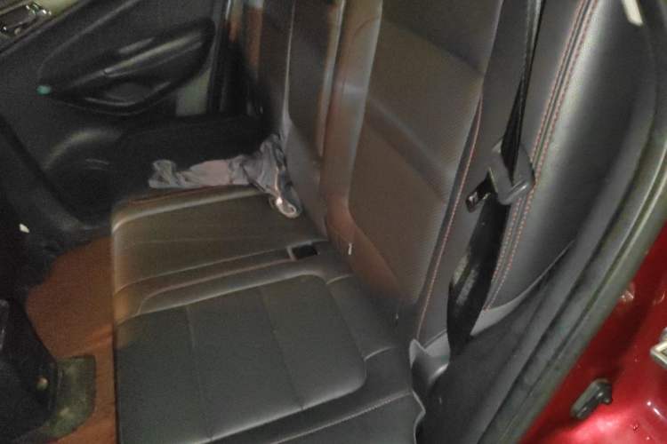 Used CHANGAN CS75 2014 2.0L Manual Luxury Version China IV Standard Left Rear Seat