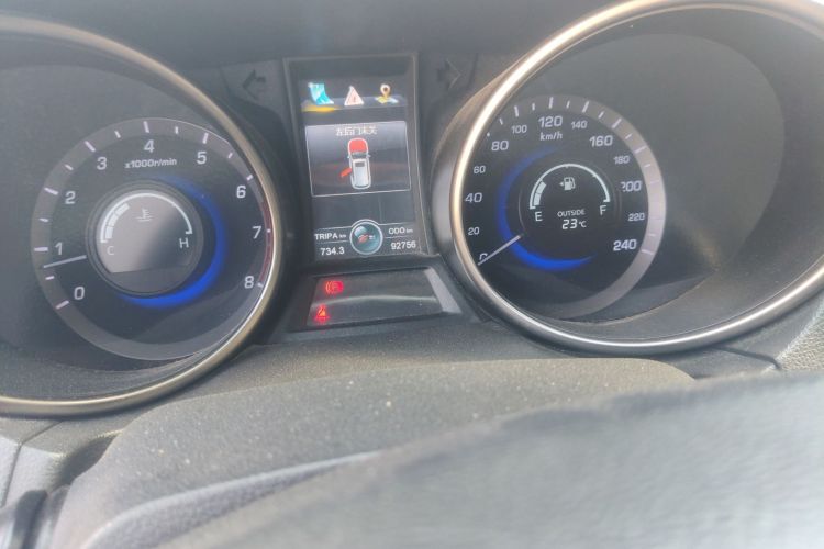 Used CHANGAN CS75 2014 2.0L Manual Leading Version China IV Standard Odometer Close Up
