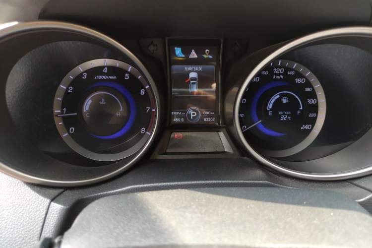 Used CHANGAN CS75 2014 1.8T Automatic Elite Version China V Standard Odometer Close Up