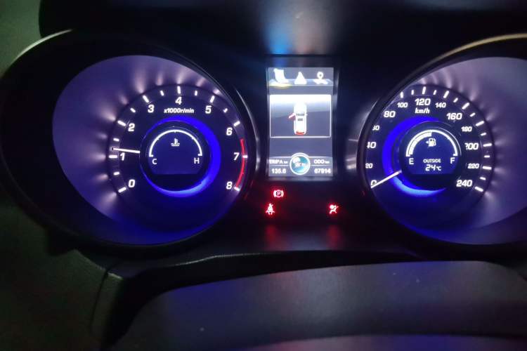 Used CHANGAN CS75 2014 2.0L Manual Luxury Version China IV Standard Odometer Close Up