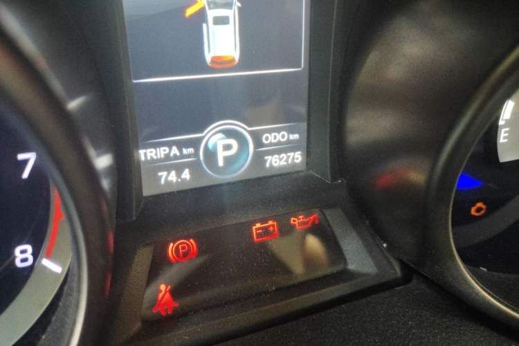 Used CHANGAN CS75 2014 1.8T Automatic Elite Model China IV Standard Odometer Close Up