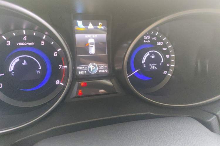 Used CHANGAN CS75 2014 1.8T Automatic Elite Version China V Standard Odometer Close Up