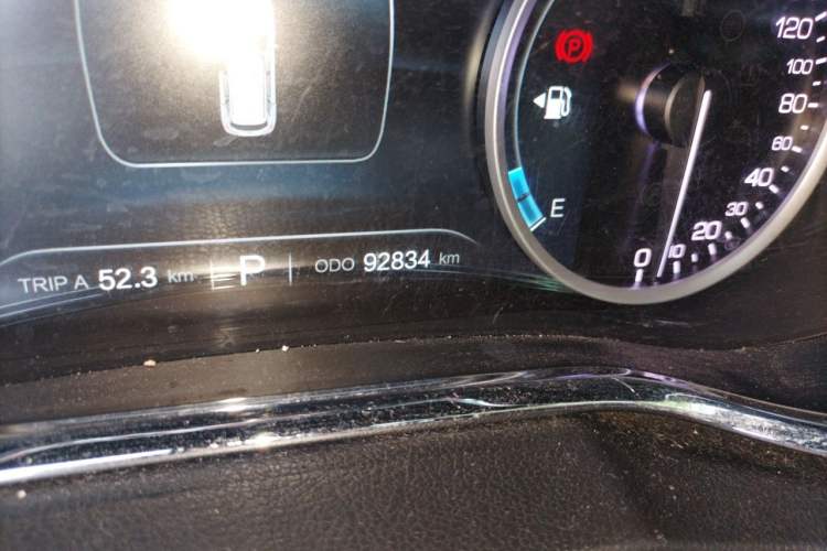 Used CHANGAN CS75 2014 1.8T Automatic Elite Model China IV Standard Odometer Close Up