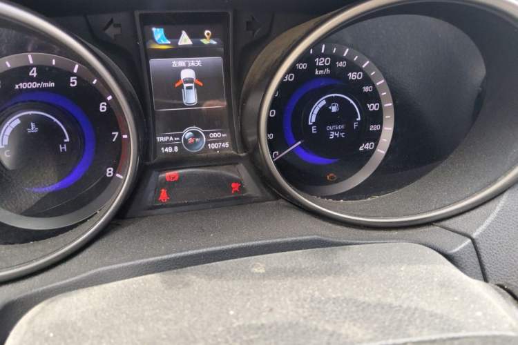 Used CHANGAN CS75 2014 2.0L Manual Luxury Version China IV Standard Odometer Close Up