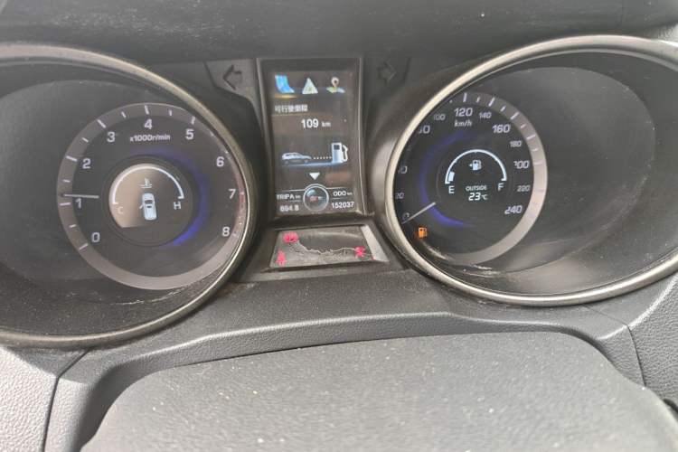Used CHANGAN CS75 2014 2.0L Manual Luxury Version China IV Standard Odometer Close Up