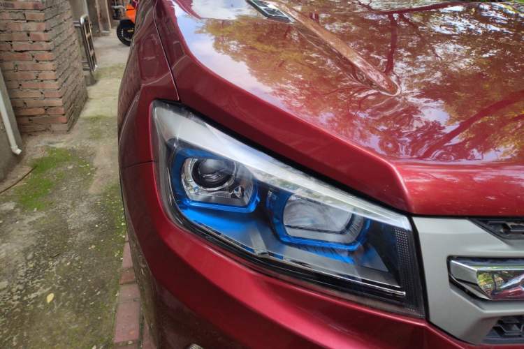 Used CHANGAN CS75 2014 1.8T Automatic Elite Version China V Standard Right Front Headlight