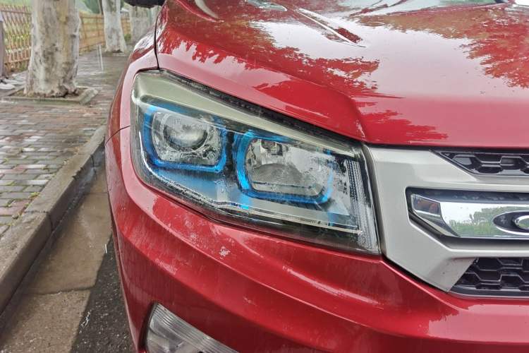 Used CHANGAN CS75 2014 1.8T Automatic Elite Version China V Standard Right Front Headlight