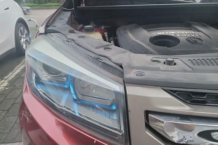 Used CHANGAN CS75 2014 2.0L Manual Luxury Version China IV Standard Right Front Headlight