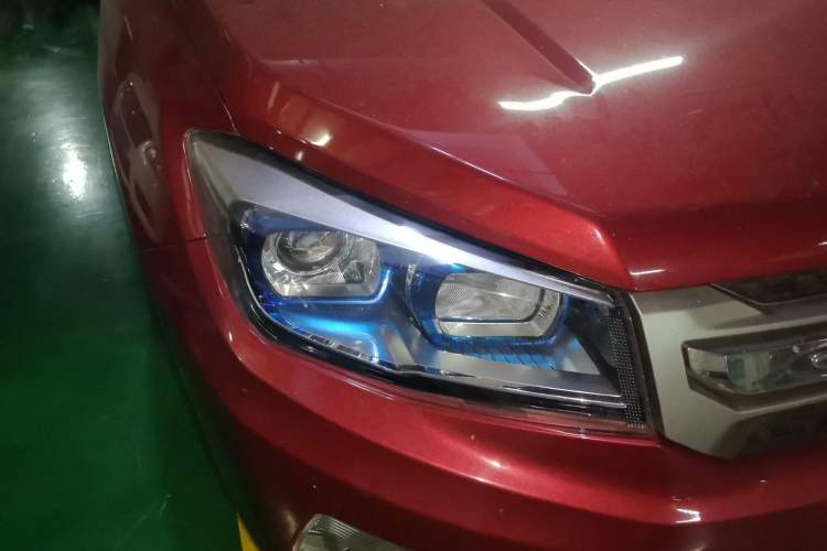 Used CHANGAN CS75 2014 2.0L Manual Luxury Version China IV Standard Right Front Headlight