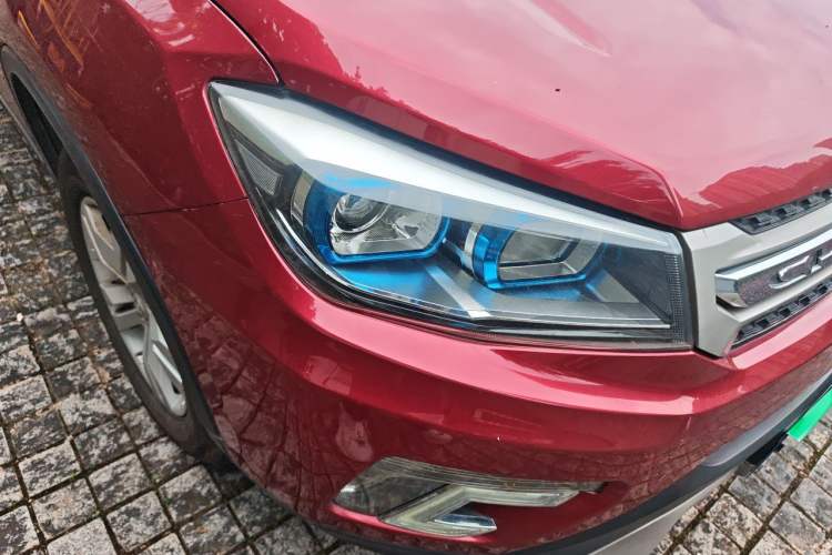 Used CHANGAN CS75 2014 2.0L Manual Luxury Version China IV Standard Right Front Headlight