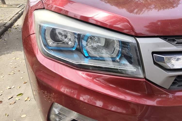 Used CHANGAN CS75 2014 2.0L Manual Leading Version China IV Standard Right Front Headlight
