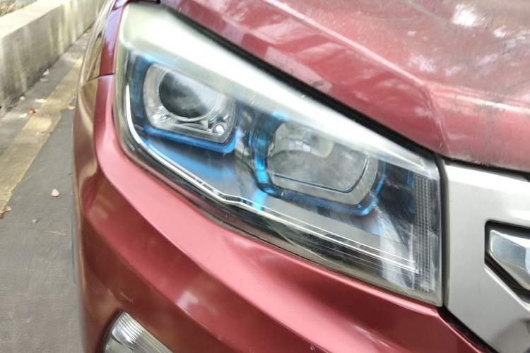 Used CHANGAN CS75 2014 2.0L Manual Luxury Version China IV Standard Right Front Headlight