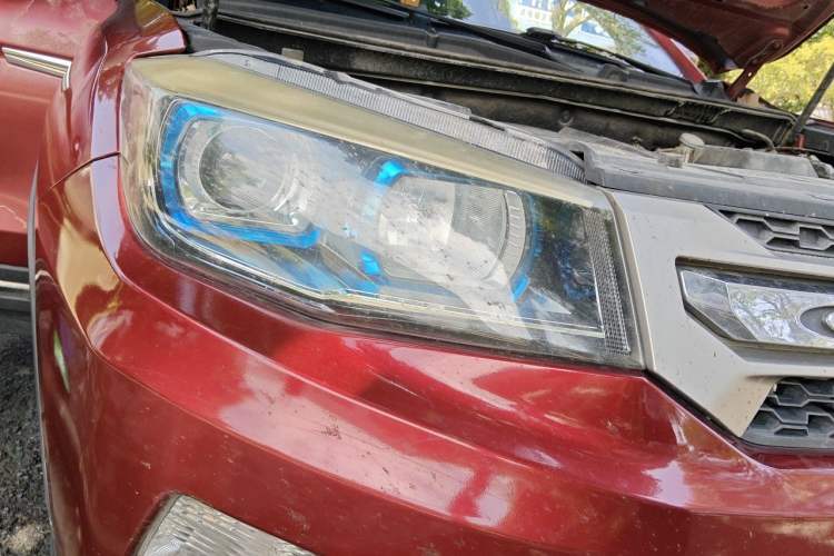 Used CHANGAN CS75 2014 2.0L Manual Luxury Version China V Standard Right Front Headlight
