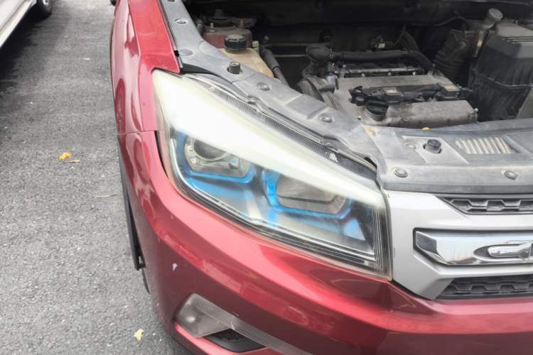 Used CHANGAN CS75 2014 2.0L Manual Luxury Version China IV Standard Right Front Headlight
