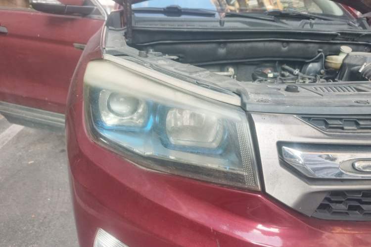 Used CHANGAN CS75 2014 1.8T Automatic Elite Model China IV Standard Right Front Headlight