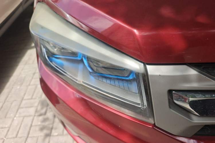 Used CHANGAN CS75 2014 2.0L Manual Luxury Version China IV Standard Right Front Headlight