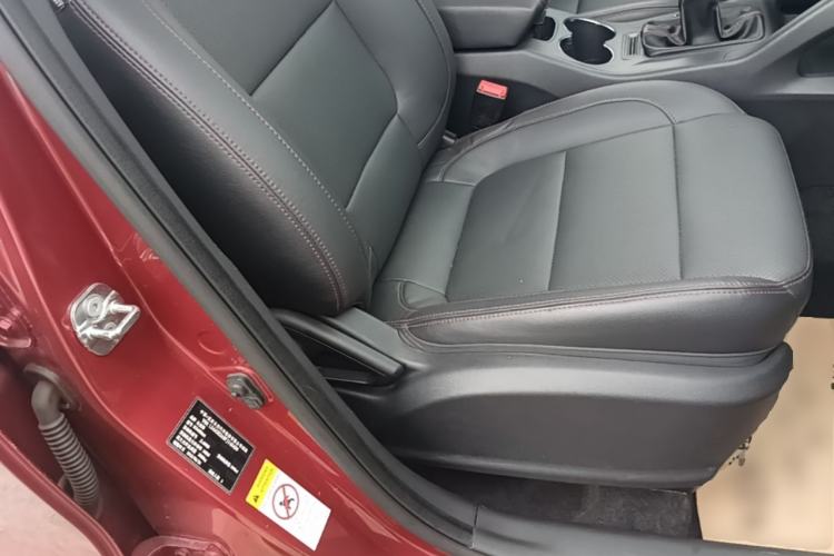 Used CHANGAN CS75 2014 2.0L Manual Luxury Version China IV Standard Right Front Seat